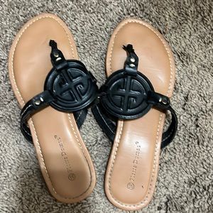 Pierre Dumas Black Sandal, like new condition